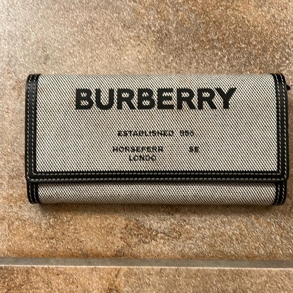 Burberry wallet